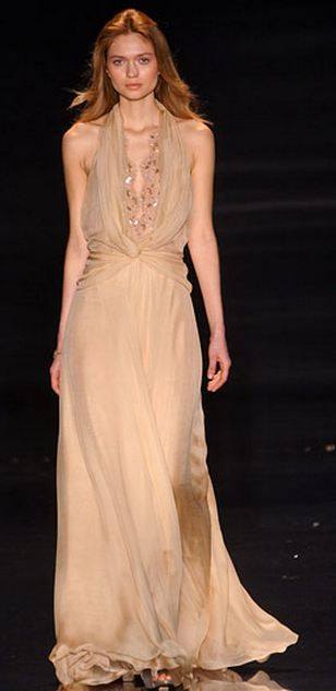 Майли Сайрус в платье Jenny Packham