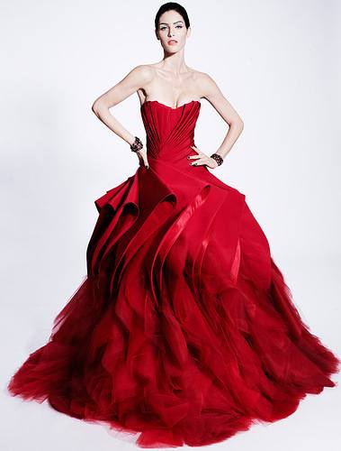 красное теплое платье для торжественного события