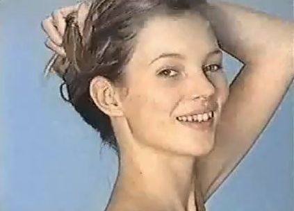 Кейт Мосс в начале карьеры в 1996 году! (Видео)