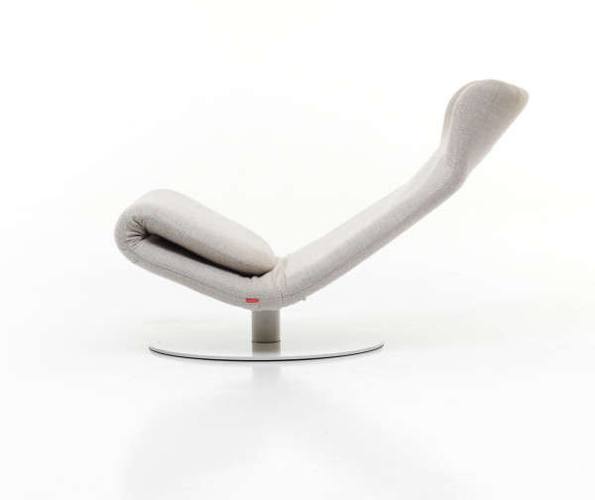 Минималистский дизайн кресла для спокойного отдыха