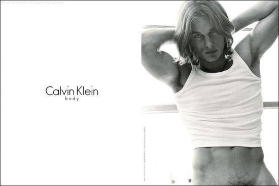 Модель из рекламы трусов Calvin Klein изменился