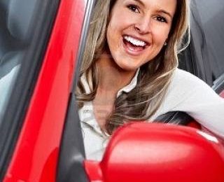 8 мифов про женщин и автомобиль