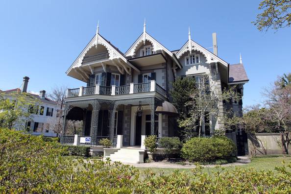 Сандра Баллок и ее викторианский дом в Новом Орлеане