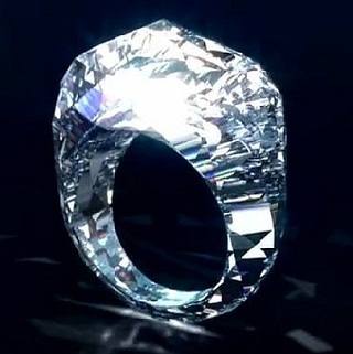 Кольцо из целого бриллианта
